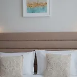 Min *